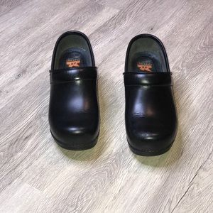 Dansko xp Carbio